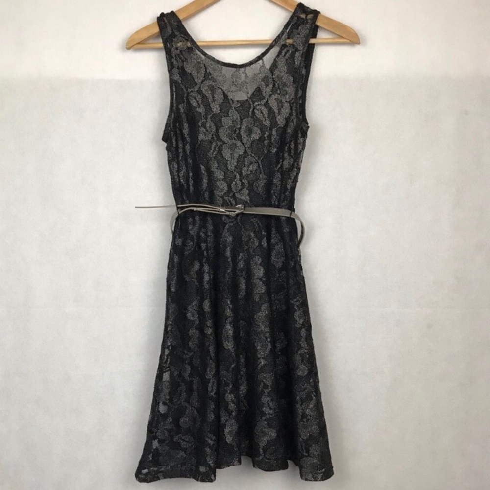 EXPRESS Laced Floral Midi Dress w/ belt size XS TP Casual Date Night Party Club